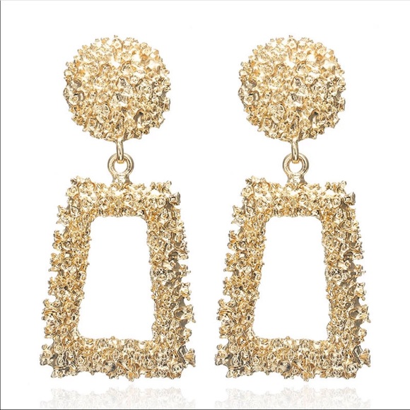 Jewelry - LAST PAIR! New Chunky Gold Women’s Fashion Earring